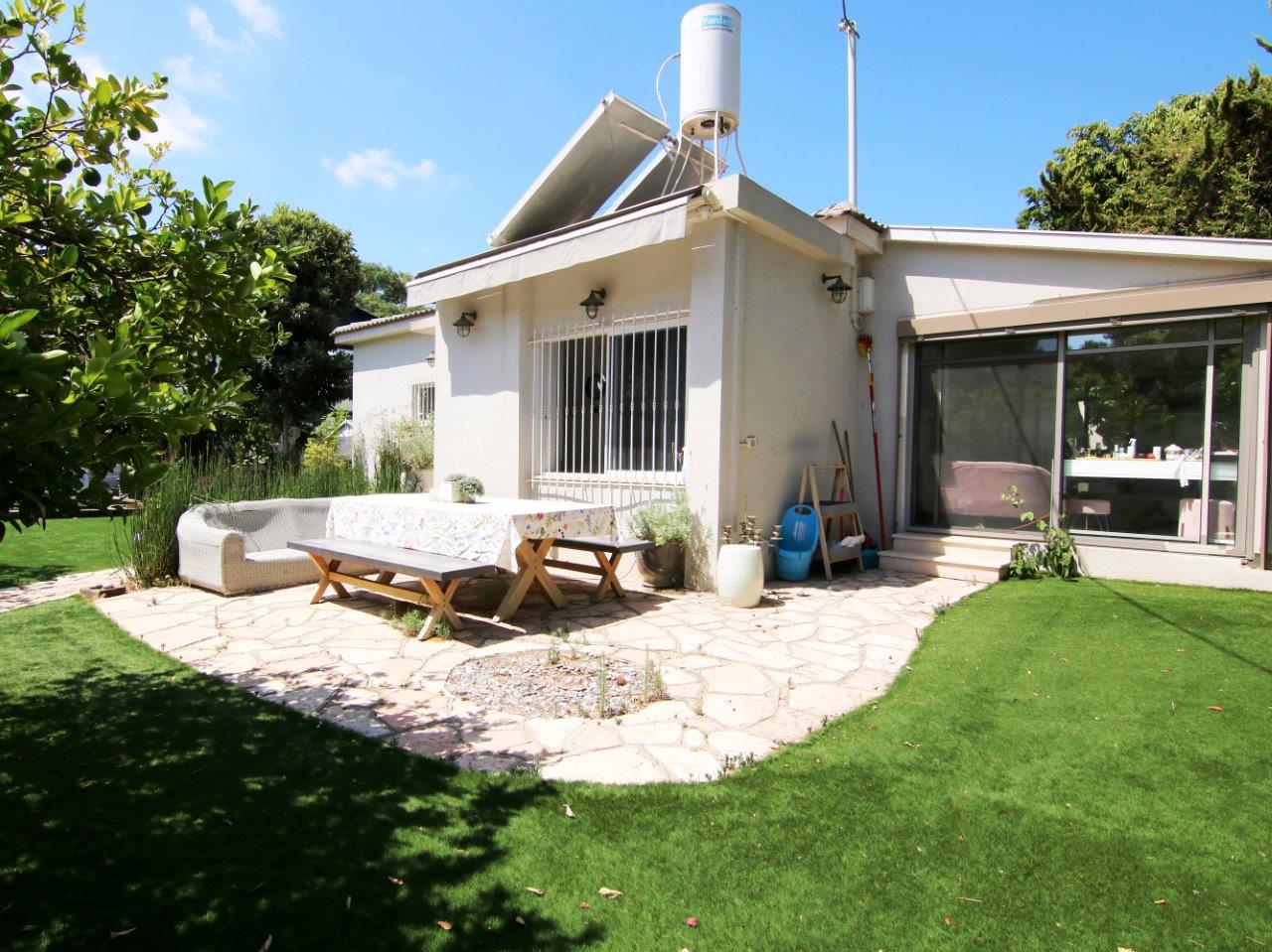 House for sale in Tzahala